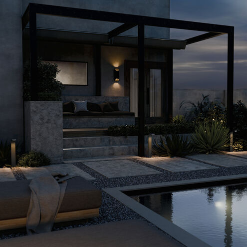 Independence 12 AC/DC 2.75 watt Textured Black Curved Path Light in 3000K